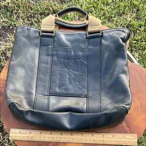 FEED crossbody 
Crossbody strap not FEED
Leather small tote